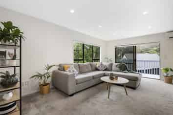 1/11 Jenanne Place, Totara Vale