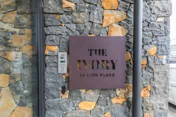 207/10 Lion Place, Epsom