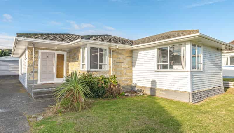 42 Cornfoot Street, Castlecliff