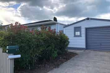 1 Edgewater Grove, Orewa