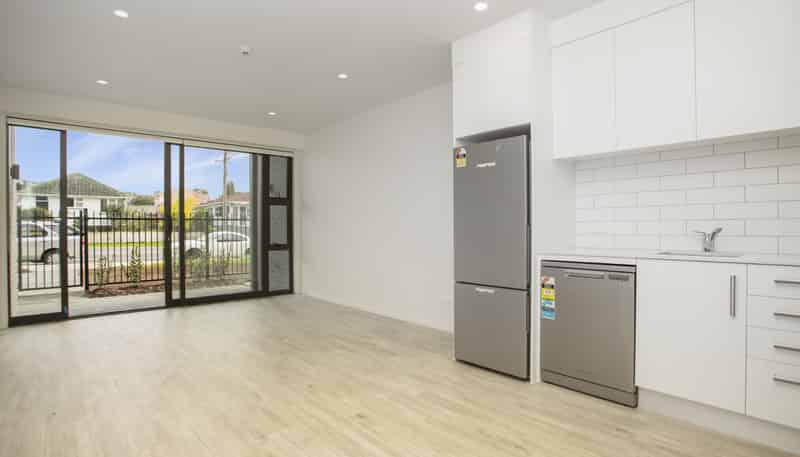 105/165 Lake Road, Northcote