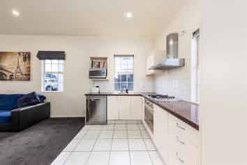 9b Crohane Place, Addington