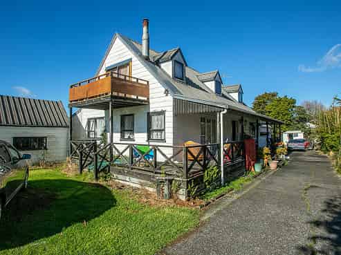 40 McLeod Road, Weymouth