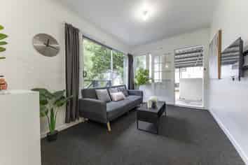 8 Freyberg Avenue, Sandringham