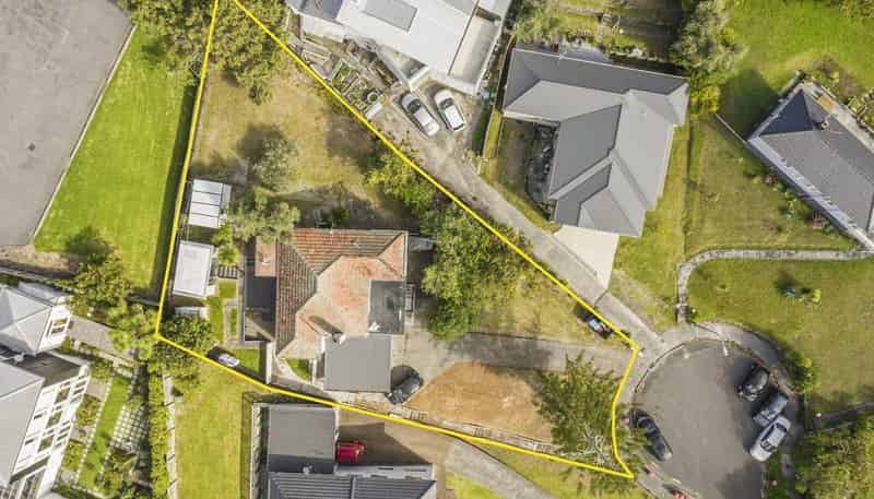 8 Freyberg Avenue, Sandringham