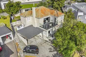 8 Freyberg Avenue, Sandringham