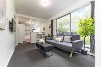 8 Freyberg Avenue, Sandringham