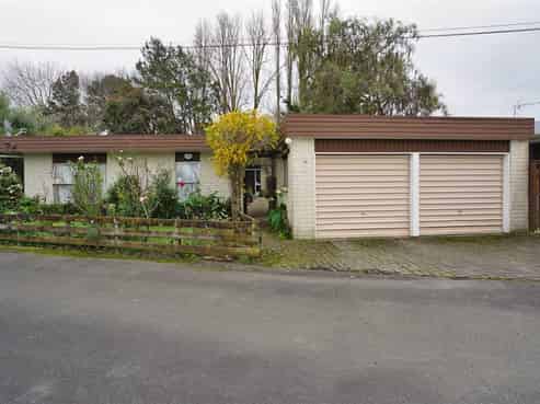 28 Chesterman Road, Riverlea