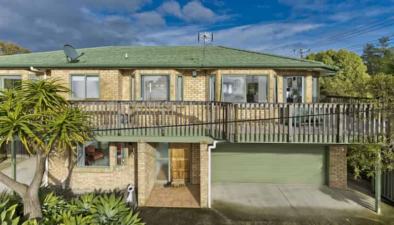 182 Henderson Valley Road, Henderson