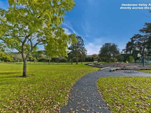 182 Henderson Valley Road, Henderson