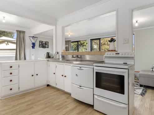 18 Stirling Grove, Greerton