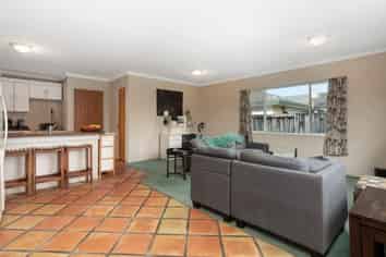 31 Aaron Place, Brookfield