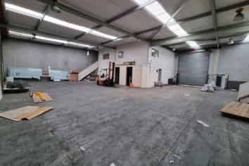 INDUSTRIAL OFFICE/WAREHOUSE