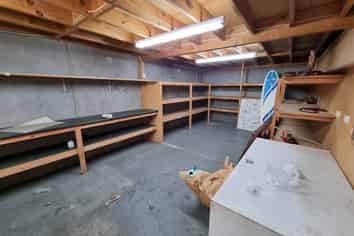 INDUSTRIAL OFFICE/WAREHOUSE