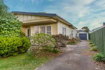 8 Nikau Grove, Woburn