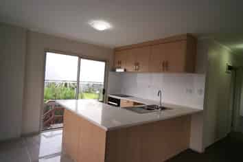 18/2 Chipping Dale, Mangere Bridge