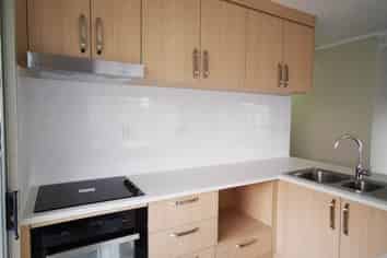 18/2 Chipping Dale, Mangere Bridge