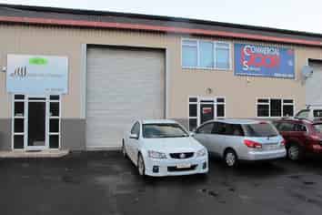 273sqm warehouse & office - Penrose