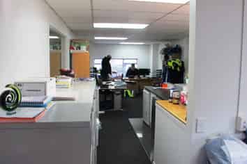 273sqm warehouse & office - Penrose