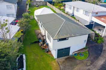 2/11 Roseneath Place, Birkdale