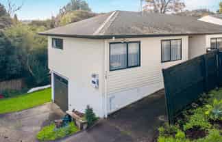 2/11 Roseneath Place, Birkdale