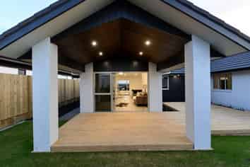 5 Kapua Crescent, Rototuna North