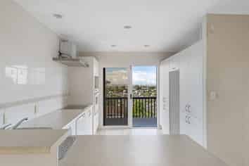 97 Sunset Road, Totara Vale