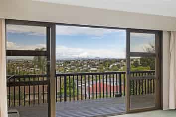 97 Sunset Road, Totara Vale