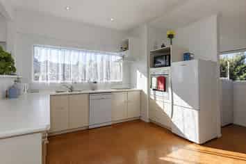 82 Princes Drive, Britannia Heights