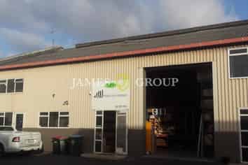 High Stud Warehouse & Office - Central Penrose