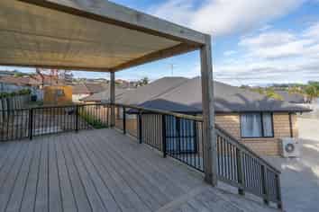 15 Barwick Place, Huntington