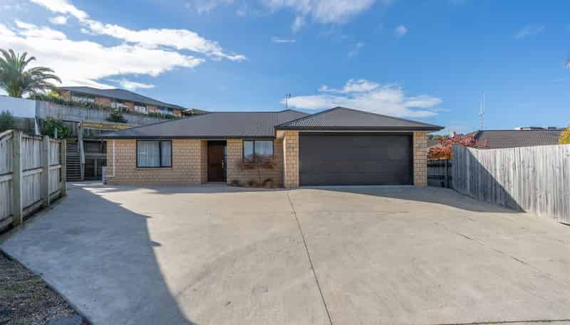 15 Barwick Place, Huntington