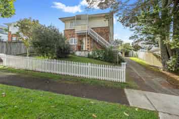 1/14 Strong Street, Saint Johns