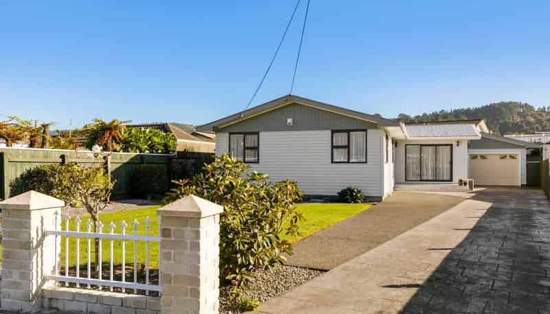 3 Holyoake Crescent, Avalon