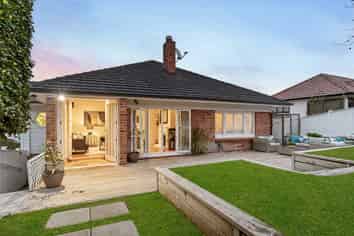 11 Riddell Road, Glendowie