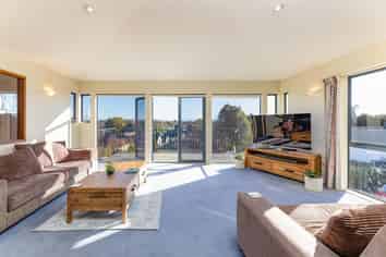 2A Caldwell Lane, Huntsbury