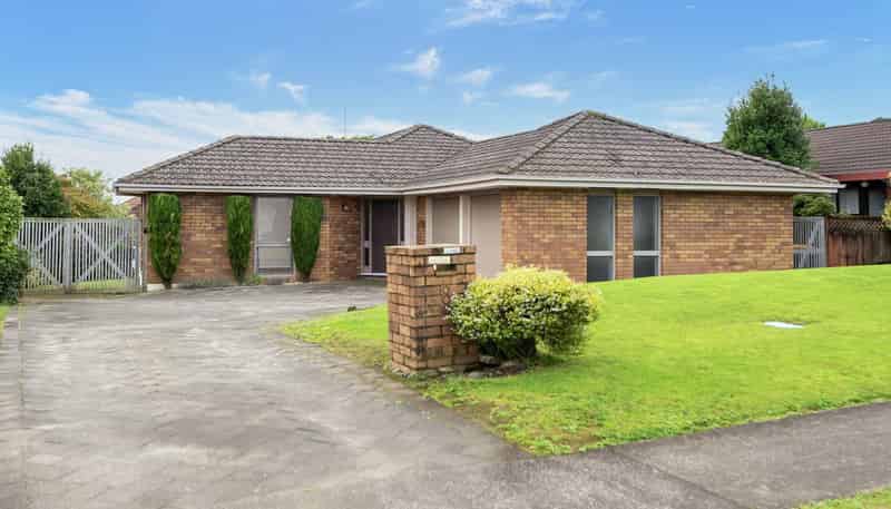 8 Crescent Hills Court, Northpark