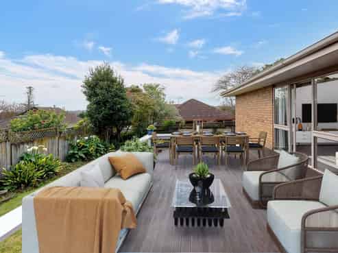 8 Crescent Hills Court, Northpark