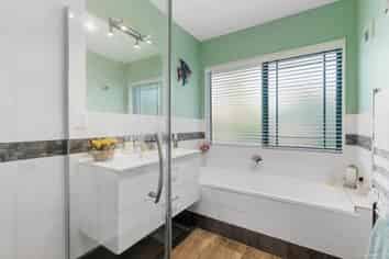 8 Burwood Terrace, Gulf Harbour