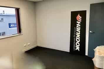 South Dunedin Offices with Car Parks