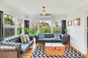 2 James Place, Opaheke