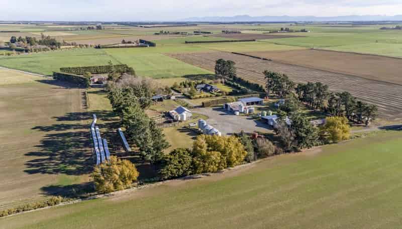 562 Thompsons Track, 