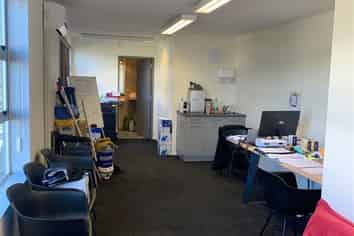 Retail Space in great Bishopdale location!