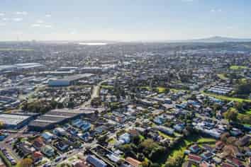 A,B,C/21 Panorama Road, Mount Wellington