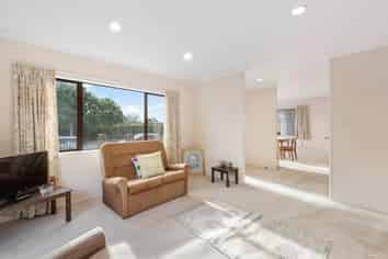 2/97 Hill Road, The Gardens