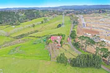 21 Red Hills, Massey