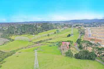 21 Red Hills, Massey