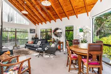 10 Rurumoki Street, Regent