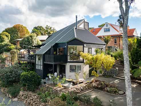 10 Rurumoki Street, Regent