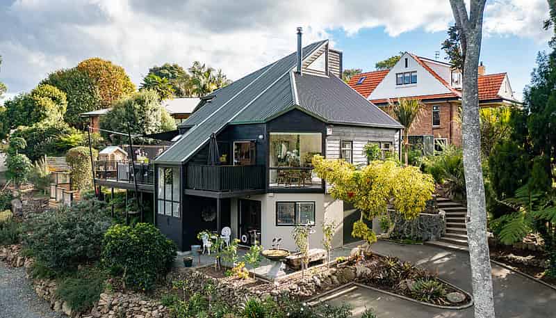 10 Rurumoki Street, Regent